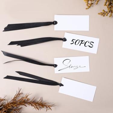 Imagem de 50 cartões de nome elegantes para configuração de mesa com fita de cetim, cartões de visita de mesa de 9 x 4 cm de espessura, etiquetas de presente penduradas para casamento, jantar, banquete, festa
