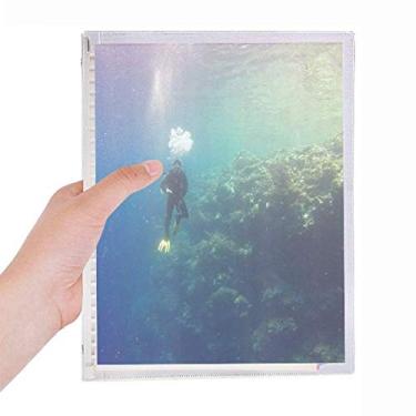 Imagem de Caderno de fotos com folhas soltas para mergulho na água do oceano