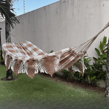Imagem de Rede de Descanso Reforçada Casal King - Gigante, Manual Artesanal e Conforto Premium para Sua Varanda(Caramelo com Bege)