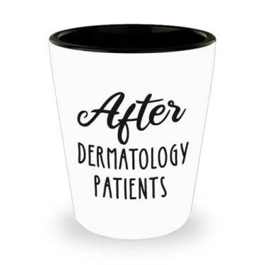 Imagem de SpreadPassion Copo de dose dermatologista, ideia de presente de dermatologista, presente para médico, ideia de presente para dermatologistas, cesta de Natal de aniversário