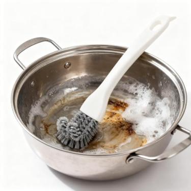 Imagem de 2 escovas para churrasqueira, aço inoxidável, com cerdas em forma de V e um raspador para limpeza perfeita, adequado para grelhas