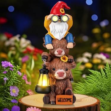 Imagem de Gerrii Estátua solar de gnomo de vaca Highland com lanterna 28 cm resina para jardim ao ar livre decoração impermeável luz solar para pátio, gramado, varanda, presente para amantes de jardim
