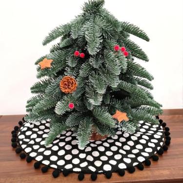 Imagem de TWSANTAMAS Mini saia para árvore de Natal, estampa de bolinhas pretas e brancas com pompons, tapete rústico para festa de fazenda, decoração de árvore de 50 cm