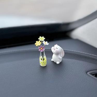 Imagem de Conjunto de 2 mini coelho fofo e vaso de flor de margarida ornamentos de espelho retrovisor de carro engraçado decorações de painel kawaii acessórios interiores de carro para mulheres presentes