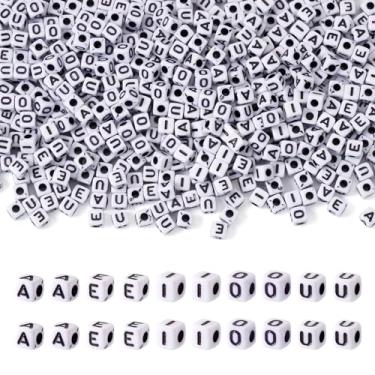 Imagem de FASHEWELRY 500 peças de contas quadradas de acrílico com vogal de 4,5 a 5 mm letra AEIOU cubo alfabeto contas pulseira amizade pônei contas para colar faça você mesmo joias