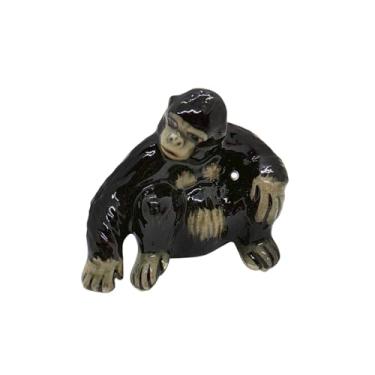 Imagem de WitnyStore Estatueta de cerâmica de macaco gorila sentado de 3,5 cm para decoração de terrário, estátua colecionável para colecionadores adultos, ornamento de porcelana feito à mão, escultura, sala de