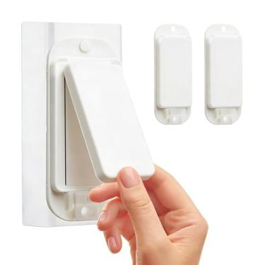 Imagem de 2 capas de proteção de interruptor de luz branca, ajuste universal para interruptores basculantes padrão – evita alternância acidental, proteção à prova de erros para seus circuitos domésticos