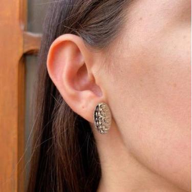 Imagem de Brinco Oval Contemporâneo em Aço Inox Prata - Design Autoral - Feito À