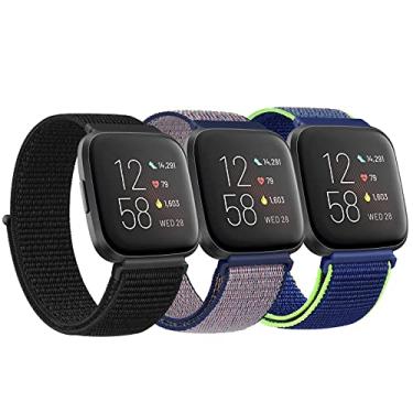 Imagem de Pacote com 3 pulseiras de nylon compatíveis com Fitbit Versa 2/Fitbit Versa/Versa Lite/Versa SE, pulseiras de substituição esportivas macias e respiráveis para relógio inteligente Fitbit Versa (preto puro/azul meia-noite/limão neon)