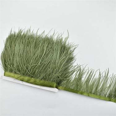 Imagem de 1 metro de penas de avestruz acabamento de franja 8-10 cm DIY saia costura penas brancas decoração de roupas cor 20