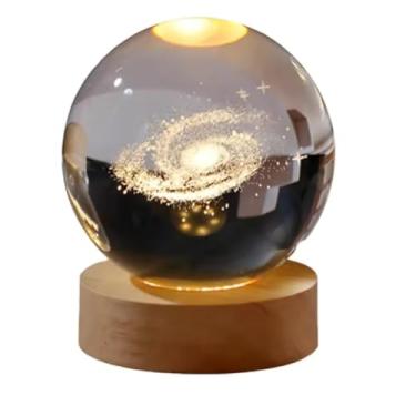Imagem de Luminária de Mesa Bola de Cristal 3D, Base em Madeira, Decorativa, Efeito Galáxia Lua GAlaxia (Galaxia)
