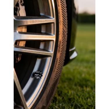 Imagem de 4 peças de tampas de haste de válvula de pneu universais de alumínio, capas de poeira de entrada de ar coloridas vibrantes e proteção para carro, bicicleta, caminhão, rodas de motocicleta e acessórios