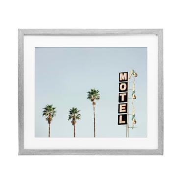 Imagem de Stupell Industries Impressão emoldurada de bétula de sinal de motel feminino de mergulho sob vidro, design por Sisi e Seb, 17 x 21