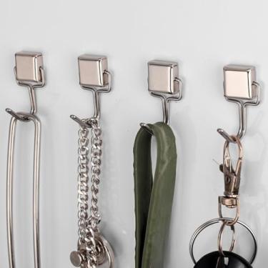 Imagem de 5 peças de ganchos magnéticos fortes e quadrados de suporte de armazenamento de chaves de parede para organizador de armário de geladeira (3 peças)