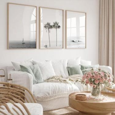 Imagem de Palmeiras praia veleiro vista mar pôsteres verão oceano paisagem paisagem pintura de parede 3 peças arte casa quarto praia decoração emoldurado pronto para pendurar com moldura interna