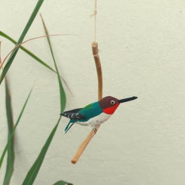Imagem de Pássaro de Madeira Beija Flor Abelha Menor do Mundo - Lojinha Uai
