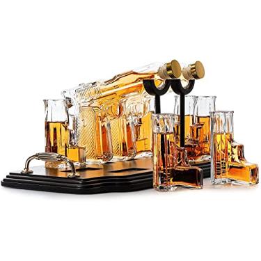 Imagem de Pistol Whiskey & Wine Decantter – Presentes para homens e papais, conjunto de 2 garrafas de uísque com copos de shot de 170 g de pistolas – Dia dos Pais – Dispensador de bebidas legais para bar em casa, ideias exclusivas de presente de aniversário do pai