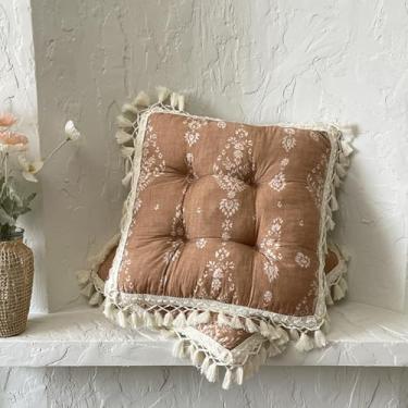 Imagem de Huierxun Almofadas de cadeira estampadas florais com borlas Boho algodão linho almofadas de cadeira quadrada 43 x 43 cm almofada de assento vintage casa de fazenda para sala de estar, cozinha e