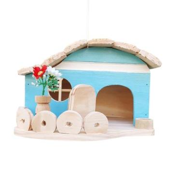 Imagem de Casinha de Passarinho Feita de Madeira com Comedouro Estilo Fazendinha