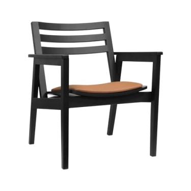 Imagem de Poltrona Cairo Madeira Maciça Encosto Ripado Assento Anatômico - Preto - Estofado Corano Caramelo