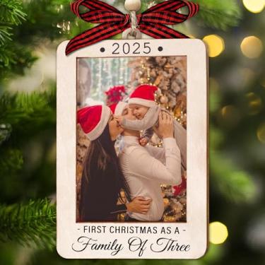 Imagem de Hangwoous Enfeite de porta-retrato First Christmas As A Family Of 3, enfeite de bebê primeiro Natal 2025, ornamentos para porta-retrato 2025