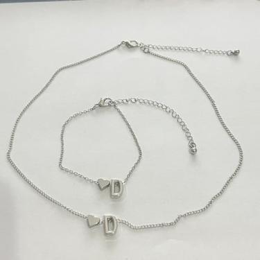 Imagem de Colar com pingente 92 prata inicial conjunto de pulseiras para mulheres banhado a prata coração inicial pingente colar pulseiras aniversário Natal presentes de aniversário para mulheres mãe namorada