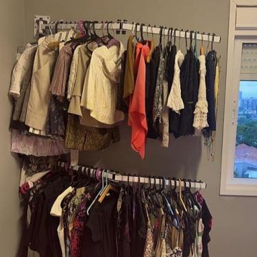 Imagem de Cabideiro articuado de parede para roupas para 30 cabides com 113 cm t
