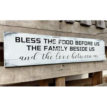 Imagem de PWFGBZY Bless The Food Before Us Decoração de parede Sinais de cozinha rústica para decoração de parede Placas de parede penduradas, citações inspiradoras The Family Beside Us and The Love Between Us