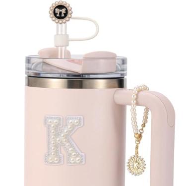 Imagem de 3 peças Stanley Cup Accessories - Capa de canudo para copo de 30 e 1,134 g, topo de palha de 10 mm, corrente de pingentes iniciais de silicone para decoração de alça e adesivo de letras - K