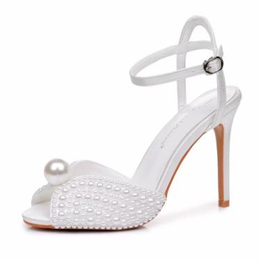 Imagem de Crystal Queen Sandálias femininas de casamento com pérolas de 10,4 cm, salto agulha peep toe, salto alto, pérola para noivas, para festas noturnas, Branco, 35