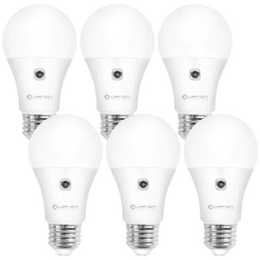 Imagem de Lâmpadas LED A19 com sensor de crepúsculo ao amanhecer ao ar livre, luz do dia 5000 K, eficiência energética 9W (equivalente a 60 watts), base padrão E26, fotocélula automática liga/desliga automática