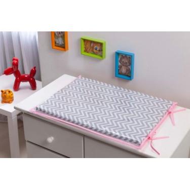 Imagem de Trocador para comoda de Bebê chevron Cinza com Viés Rosa Trocador bebe