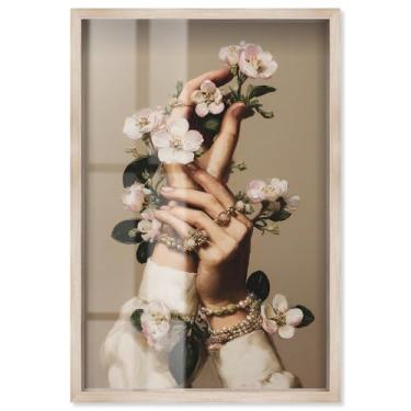 Imagem de Blossoming Dreamer II Shadowbox Print Floral Glam Wall Art por Art Remedy, moldura loira, 53 x 78 cm