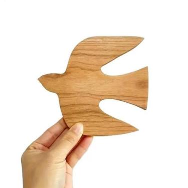 Imagem de Arte De Parede Vintage Em Madeira Com Escultura Realista De Andorinha 