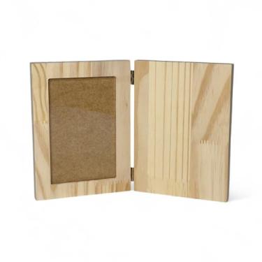 Imagem de Porta-Retrato Sanfonado Dobrável em Madeira Pinus com Acetato – Com Espaço Personalizável Cor:Pinus Natural;Tamanho:18,2