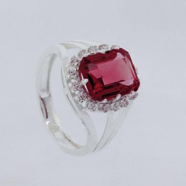 Imagem de Anel de Prata Coleção Queens Cristal Safira Rubi 8x10 e Zircônias Brancas