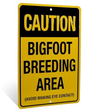 Imagem de TG,LLC Placa de metal engraçada Caution Bigfoot Breeding Area Tin Sasquatch Warning Rustic Man Cave Home Bar Decor