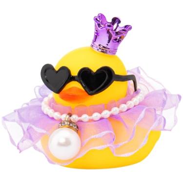 Imagem de wonuu Decoração De Painel Carro Pato Borracha, Enfeite, Acessórios Fofos Com Mini Vestido Coroa, Colar Pérolas, Óculos, Saia Roxa