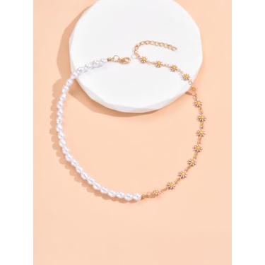 Imagem de Colar feminino assimétrico de pérolas falsas com margarida – gargantilha meio a meio – colar distinto e fresco – presente moderno e simples, One Size, Metal Plástico, Sem Pedra Preciosa