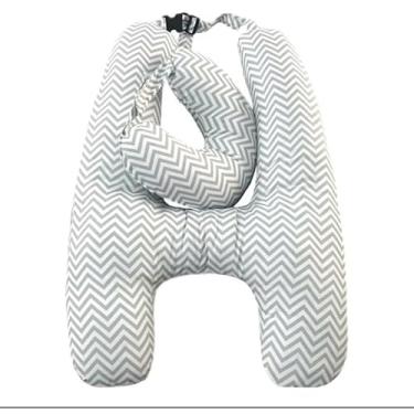 Imagem de Almofada em Formato H com Apoio para Pescoço – Infantil e Adulto – Para Dormir em Viagens e Descanso(Chevron cinza)