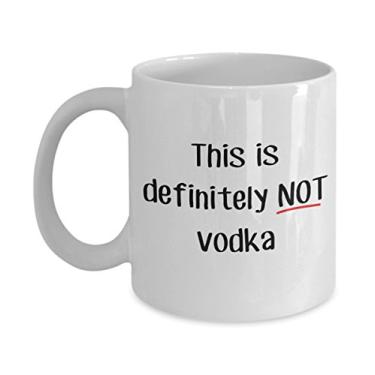 Imagem de Caneca Definitely Not Vodka – Caneca de café de cacau quente divertido – ideia de presente de aniversário de Natal