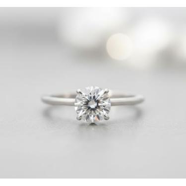 Imagem de Anel Solitário Feminino Prata 925 e Zircônia Brilhante - Acompanha Caixinha de Veludo (19)