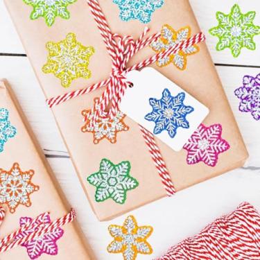 Imagem de 500 peças de adesivos de floco de neve de Natal – adesivos à prova d'água coloridos a laser para envelopes, presentes e decorações de festa (autoadesivo, 9 estilos)