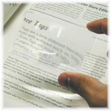 Imagem de Pacote com 12 lentes de aumento do tamanho de cartão de crédito, 3 lentes de lupa tipo carteira