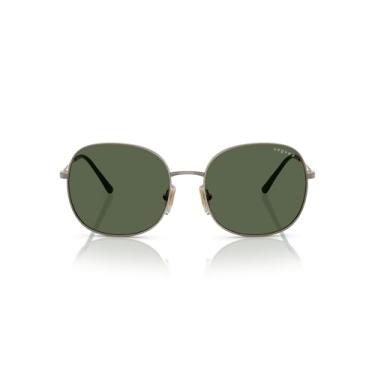 Imagem de Vogue Eyewear Óculos de sol femininos Vo4272s redondos, Marrom claro/verde escuro polarizado, 57 mm