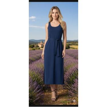 Imagem de vestido plus size midi decotado com abertura lateral e cinto regulador