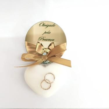 Imagem de Lembrancinha de Casamento Coração com Alianças, Tag Decorativa e Laço de Cetim, Branco (dourado)