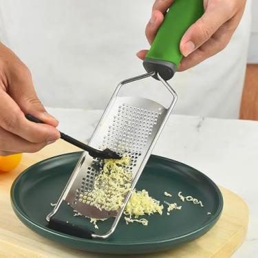Imagem de Ralador de limão, ralador de queijo de aço inoxidável para gengibre, chocolate, coco, limão, noz-moscada, cítrico, frutas, vegetais com escova de limpeza, verde