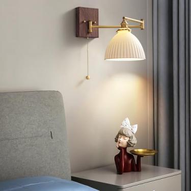 Imagem de Luminária de parede de latão com braço articulado, arandelas de vidro plissado com corrente, luz de leitura, luminária de parede de madeira com vidro leitoso para quarto, mesa de cabeceira,