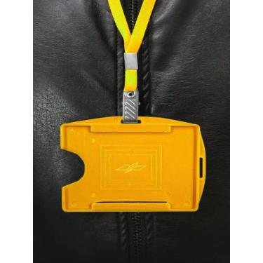 Imagem de 10 Cordões + 10 Protetores de Crachá Amarelo - Mares
